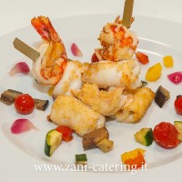 Benvenuto-elite_Il-mare-caldo_spiedino-di-mare_zani-catering